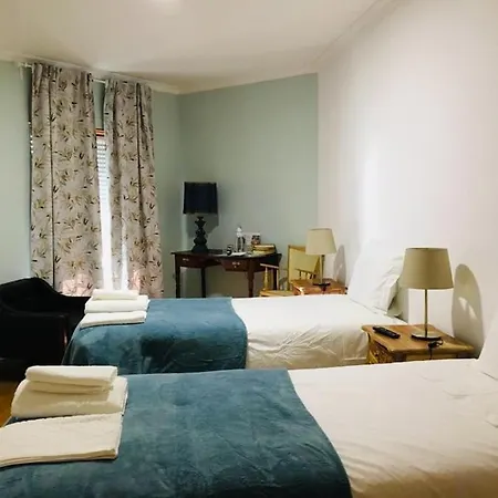 Casa Do Pica Pau Bed & Breakfast *